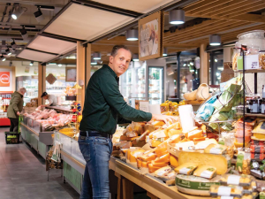 Lokaal adverteren voor PLUS Ton Henst