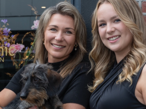 Adverteren in lokale media voor Salon Tres Chic